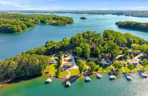 Six Mile House | DockTales - Panoramic Views & Private Dock