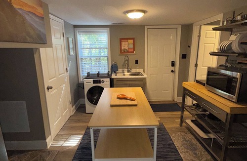 Wake Forest Apartment | Dog Friendly with Yard-Cozy 1-bedroom apartment in tranquil Wake Forest with AC