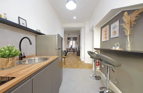 Prenestino-Labicano Apartment | Domus Parisi by Domus & Dimore
