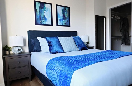 North Central Edmonton House | Downtown 5 Bedroom, AC, Rogers, Commonwealth, EXPO