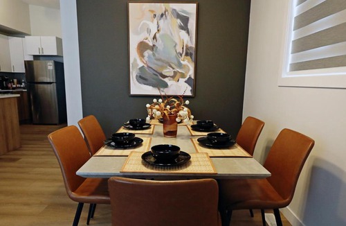 North Central Edmonton House | Downtown 5 Bedroom, AC, Rogers, Commonwealth, EXPO