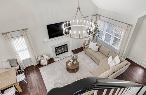 Cary House | Downtown Haven - 4 Bedrooms & 3.5 Baths, 2 King Bedrooms with Ensuite Baths