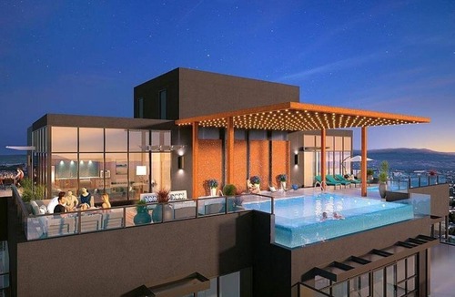 North End Condo | Downtown Kelowna Modern 1 Bed 1 Bath Condo + Parking.