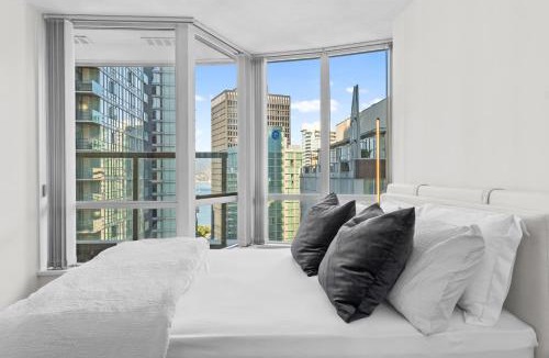 Coal Harbour Apartment | Downtown Luxury 1BR Coal Harbour