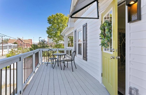 Downtown Apartment | Downtown Retreat private balcony