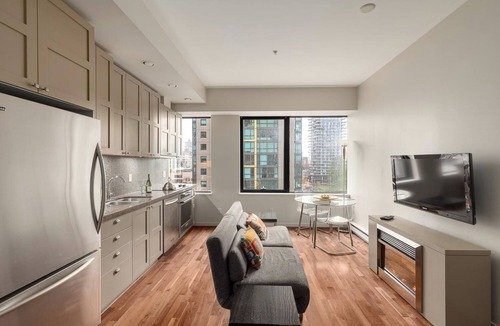 Coal Harbour Apartment | Downtown Vancouver Studio MAJOR INTERNATIONAL SPORTING EVENT Venues Coal Harbour Studio Steps to Robson Street