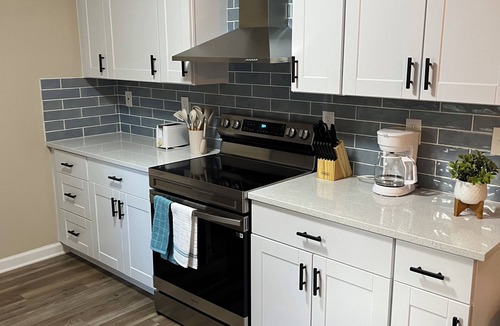 Durham House | Drexall Haven - Stylish + Peaceful Stay