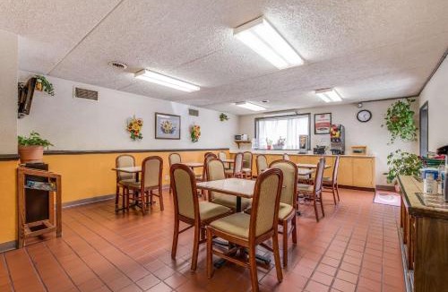 Eden Cabin | Econo Lodge Eden