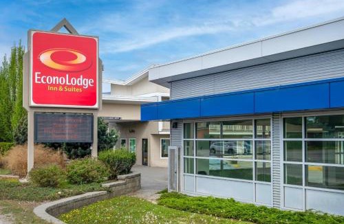 Central Okanagan Cabin | Econo Lodge Inn & Suites
