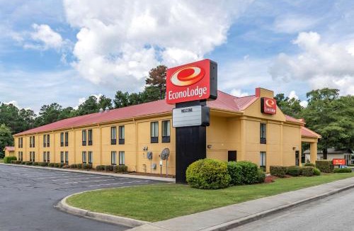 Russellville Cabin | Econo Lodge Saint Stephen