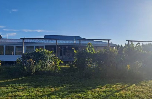 Valley Road House | EcoZen | Private 2BR Mobile Home in the Countryside