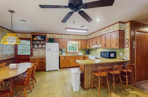 Emerald Isle House | EI12 The Stanley Cottage