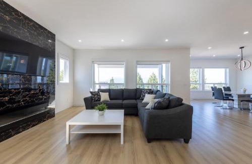 Eastern Hillsides House | Elegant 4BR Main Suite Family Friendly with Terrace