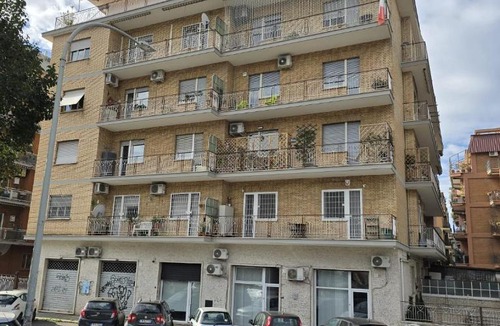 Quartiere XXVIII Monte Sacro Alto Apartment | Elegant Apartament Talenti -2 Camere, 2 Bagni, Terrazza, Balcone, Parcheggio Gratuito