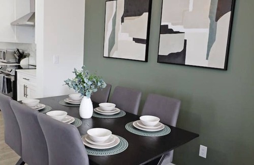 Northwest Edmonton House | Elegant Retreat w/King Beds|Golf|Disney+|Near WEM