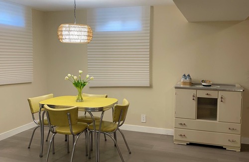 Olds House | Entire basement suite in centre of Olds. 1 hour to Calgary- 2 hours to Banff!