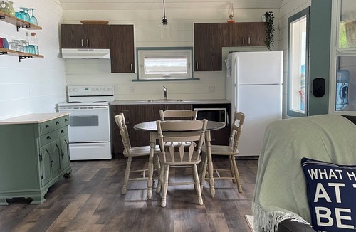 Killaloe Cottage | 🏖️ Epic Family Beachfront Cottage w/Private Dock & Sunset Firepit!
