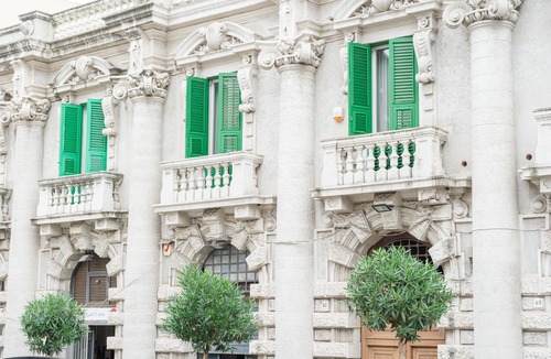 Messina Apartment | Epoque Room '1921' with Balcony