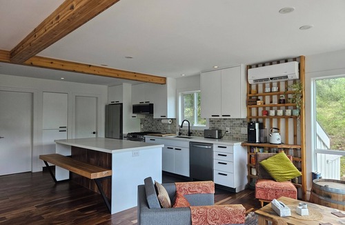 Ashton Creek House | Escape to the forest.