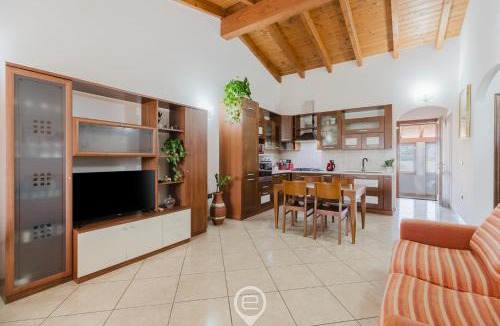 Oristano Apartment | Estay - Mauri's house - AirCon - WiFi - Veranda