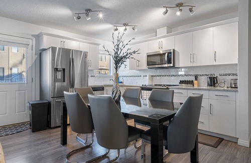 Southwest Calgary House | Evergreen Calgary Townhome — 3BR, Sleeps 6, Gas Fireplace, Free Parking