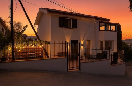 Boccadifalco Apartment | Every comfort, sports corner and bbq-Maestral