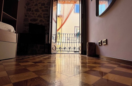 San Polo dei Cavalieri Apartment | Exclusive apartment: medieval charm and modern comfort