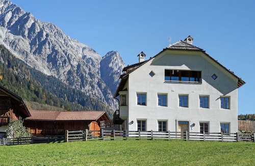 Anterselva Ski Chalet | Exclusive Chalet in front of majestic mountain landscape