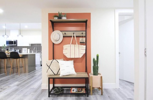 Edmonton Apartment | Executive Bsmt Suite, King Bed, 5 min to DT & Whyte Ave, Sleeps 6!