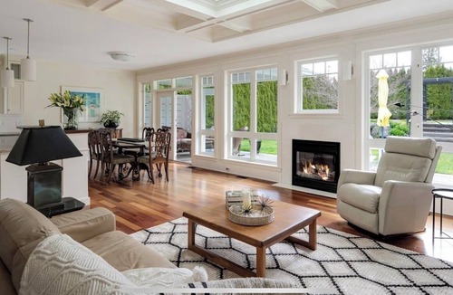 Mill Bay House | Executive Bungalow - 40 mins from Victoria and Nanaimo. BC