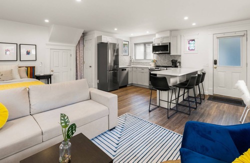 Fairfield House | Executive Coach House steps to Cook Street Village