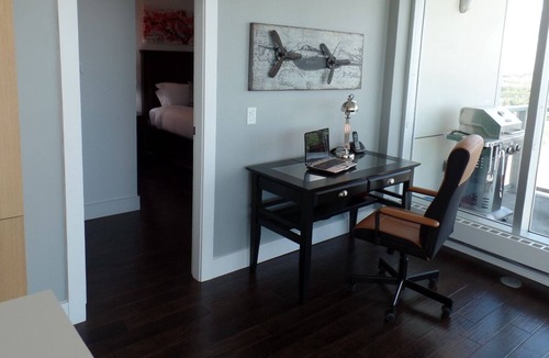 Victoria Park Condo | Executive Luxury Rental Within Walking Distance To Stampede Park And Downtown