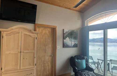 Okanagan-Similkameen House | Executive Skaha Lake Waterfront Home-Sandy beach-Dock-Boat Moorage-4 bdrm, 4 bth