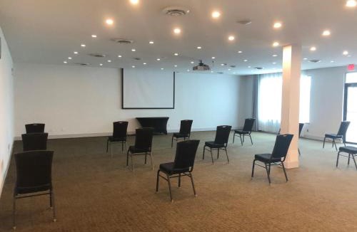 Burnaby Hotel | Executive Suites Hotel & Conference Center, Metro Vancouver