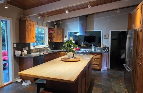 West Vancouver House | Extra Large rancher- open space for large family for WorldCup! 15min to downtown