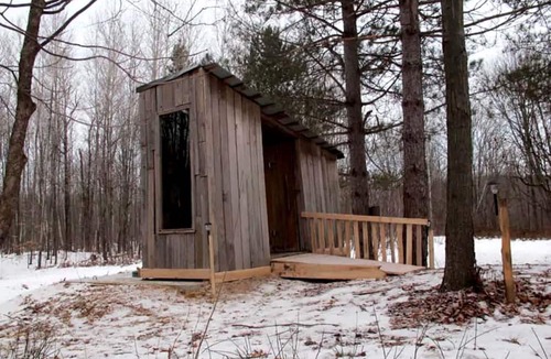 Plantagenet Cabin | Extraordinary Tree House-Style Glamping Cabin on Farm near Ottawa