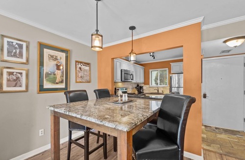 Pinehurst Condo | Fairway-Front Condo-Golf Course Views ·Walk to Pinehurst Resort & Village Dining