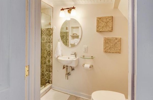 Belmont House | Fairytale Loft Suite 1 bed, 1 bath Luxury Apartment in Downtown Belmont