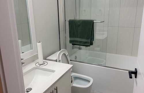 Maple Ridge House | Family-Friendly 2BR Suite, Pet Friendly, Trails Nearby, Easy Vancouver Access