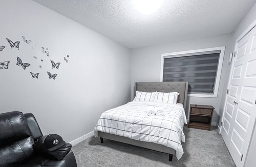Northeast Edmonton House | Family Friendly 3 BDRM home near PARK & GROCERY