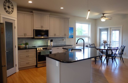 Sylvan Lake House | Family-Friendly 5BR Retreat | Play Area & Sleeps 10+