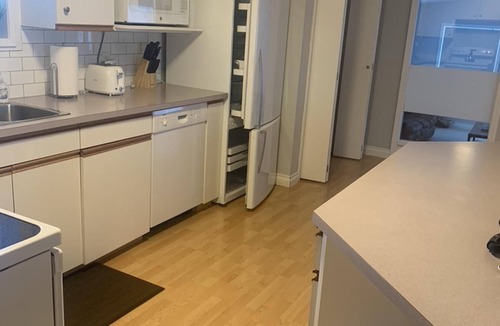 Cardston House | Family Friendly Cardston (whole house)!