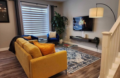 Southwest Edmonton House | Family friendly home in South Edmonton (Near airport)