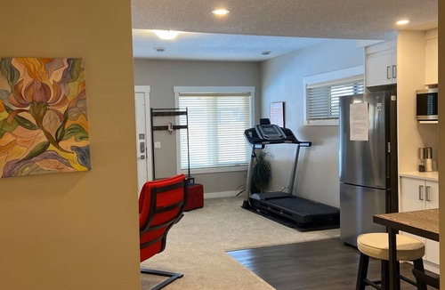 Northwest Calgary House | Family friendly, super clean & Cozy Walkout basement suite with all amentities