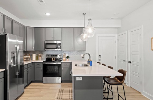 North Raleigh House | Family Home + Pets Welcome - King- Queen Bunk Beds, EV Charger, Sleeps 8