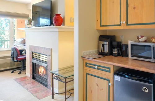 Quail Ridge Apartment | Family Studio - 202B