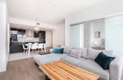 Downtown Vancouver Apartment | Fantastic 2bdr Penthouse corporate condo in terrific location downtown Vancouver