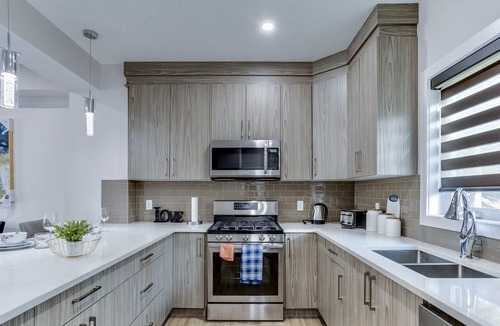 Southside House | Fantastic Duplex near U of A & Whyte ave