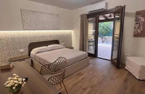 Palermo House | Fantastic - Holiday House in a green oasis of Palermo Deluxe room (2+1)