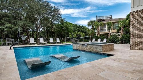 Debordieu Colony Villa | Fascinating Villa with Swimming Pool in Georgetown, South Carolina